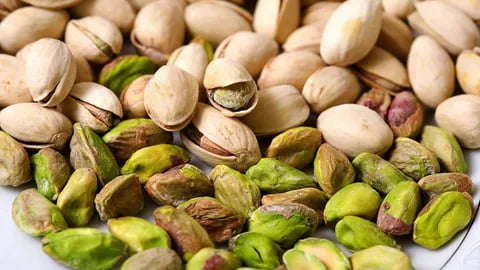 تصویر 2 از پسته اکبری کرمان تازه برداشت سال با طعم طبیعی عالی